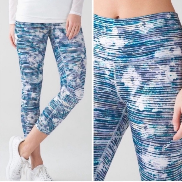 lululemon athletica Pants - Lululemon RARE High Rise Legging Size 6 Blue White